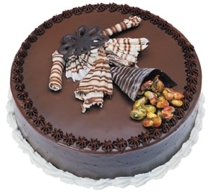 Bizim pastacıdan yaş pasta siparişi çikolatalı 4 ile 6 kişilik mis gibi  yaşpasta pasta siparişi